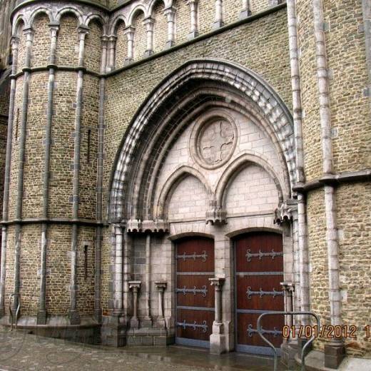 История строительства Церкви Богоматери Брюгге