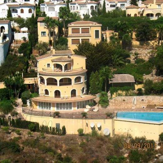 Виллы и апартаменты в Кумбре дель Соль (Cumbre del Sol)