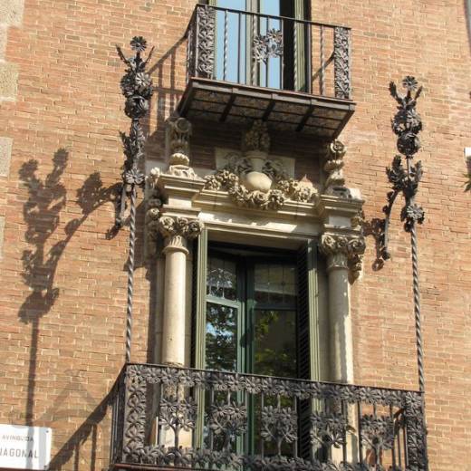Дом со шпилями (Casa Terrades - Casa de les Punxes) в Барселоне.