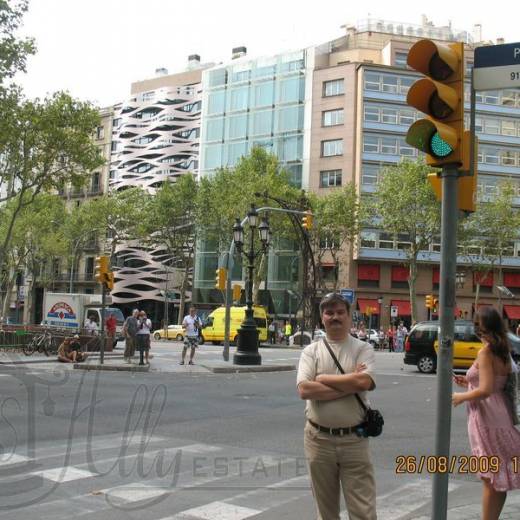 На бульваре Passeig de Gràcia в Барселоне.