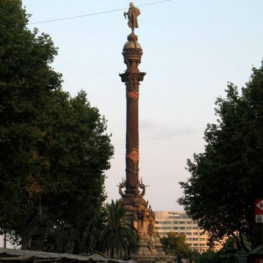 Памятник Колумбу в Барселоне.