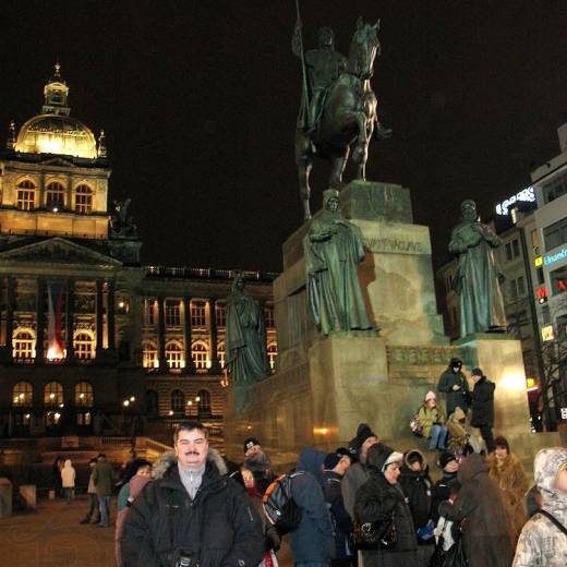 Вацлавская площадь и вечерняя Прага
