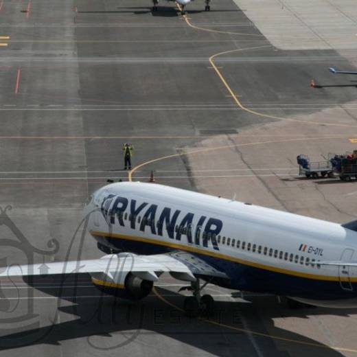 Аэропорт Каунаса и авиакомпания Райанэйр (Ryanair).