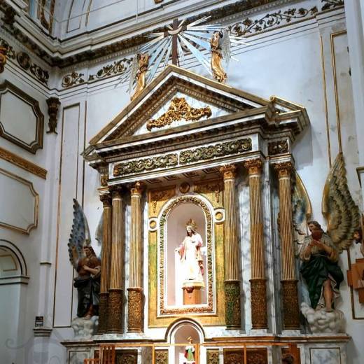 Интерьер церкви Мадонны Консуэло