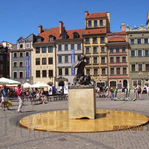 Памятник Русалке в Варшаве