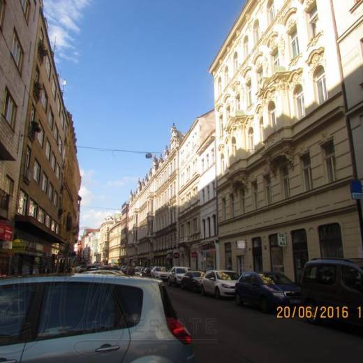 На улице Юнгмана в Праге