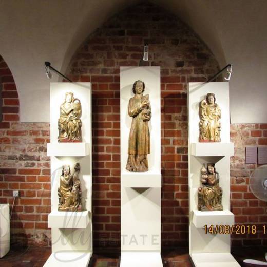 Выставка готической скульптуры в замке Мальборк.