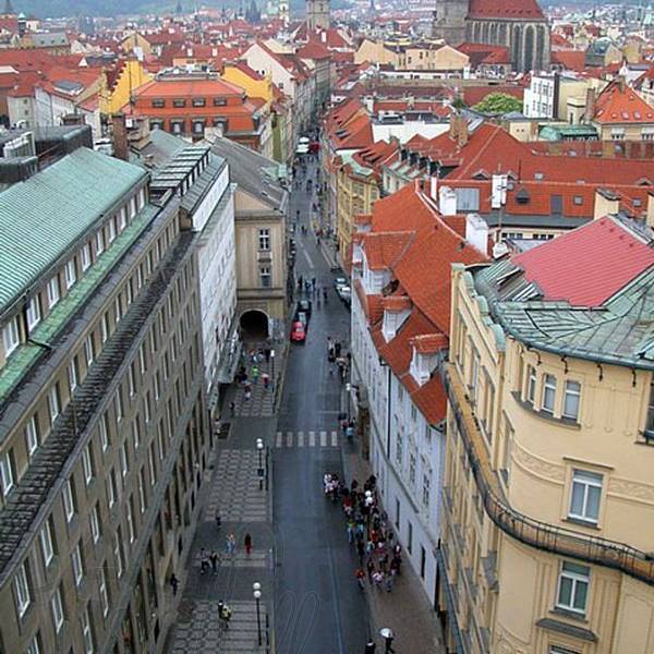 Улица Целетна