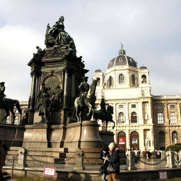 Площадь Марии Терезии