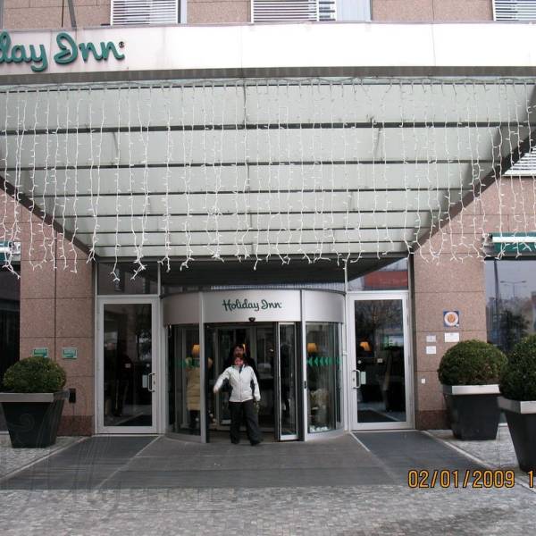 Отель Холидей Инн Крнгресс центр