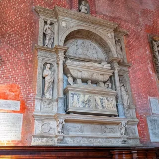 Памятник дожу Николо Марчелло, Ломбардо Пьетро, 1481-1485 г. Базилика Санти Джиовани-е-Паоло