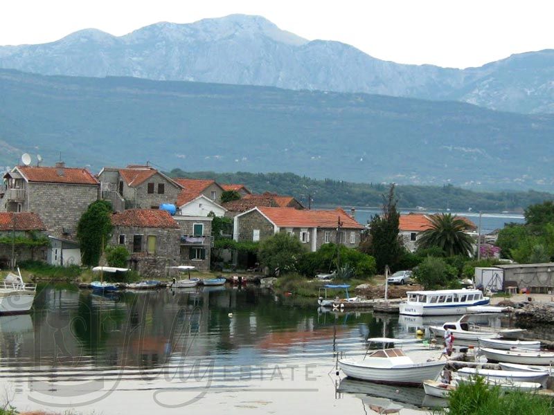 Полуостров Луштица - знаменит своим природным отдыхом.