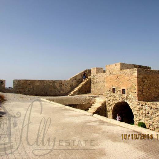 Венецианская Крепость Кулес в Иерапетре