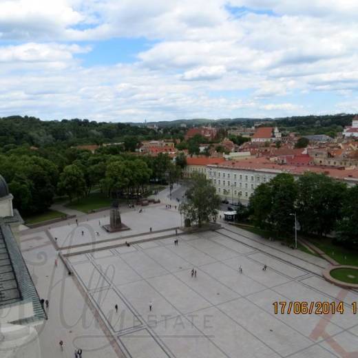 Площадь Кафедрального Собора в Вильнюсе.