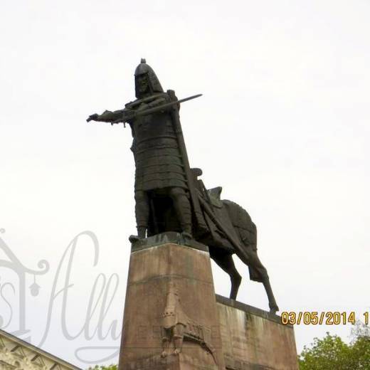 Памятник Великому Князю Гедиминасу в Вильнюсе.