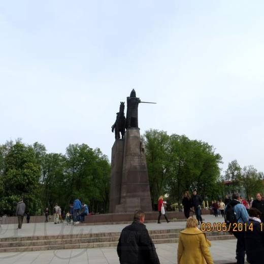 Памятник Великому Князю Гедиминасу в Вильнюсе.