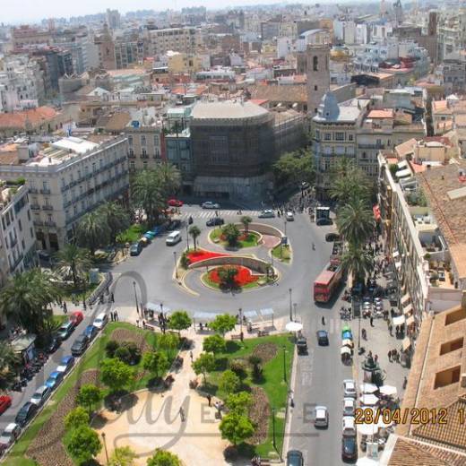 Площадь Plaza de la Virgen, Валенсия, Испания.