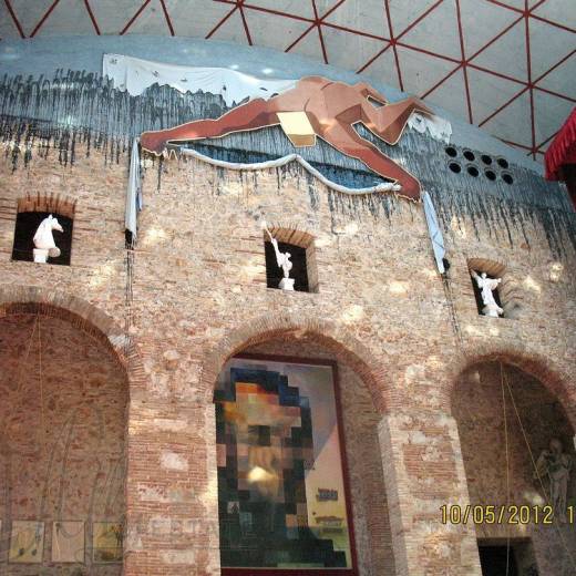 История Музея Сальвадора Дали в Фигерасе.
