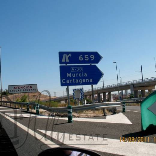 Отступление на тему чем заняться, когда едешь по дорогам Испании.