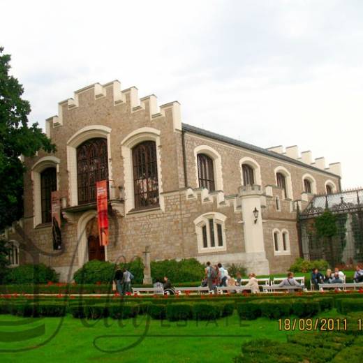 Крепость и замок Глубока-над-Влтавой (Zámek Hluboká nad Vltavou )