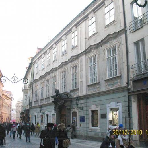 Дома по улице Целетной (Прага, Чехия) справа по ходу нашего движения, нечетная нумерация.