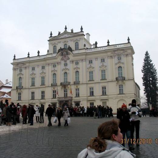 Архиепископский дворец на Градчанской площади Праги.