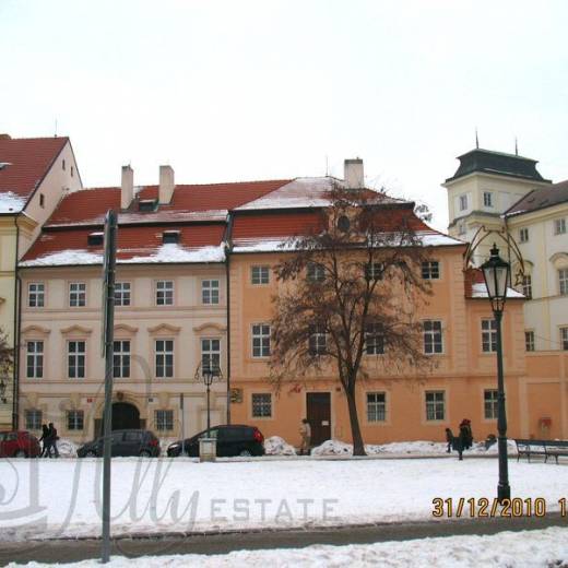 Мартиницкий дворец (Martinický palác) на Градчанской площади.