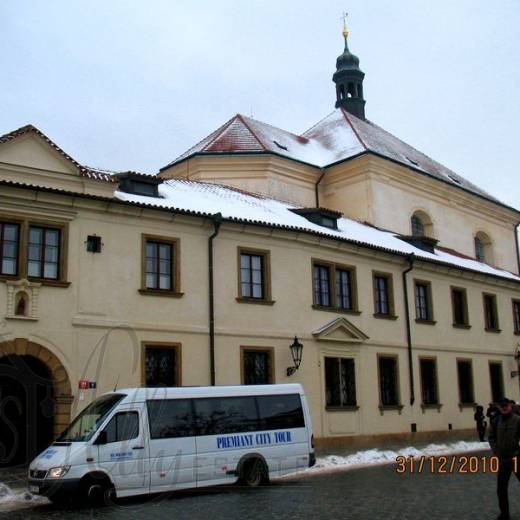Костел святого Бенедикта (sv.Benedikt) на Градчанской площади.