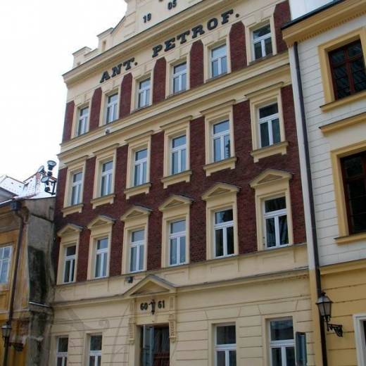 Улица Рокитанского в центре Градец-Кралове.