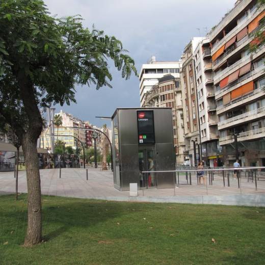 Общественный транспорт Барселоны.