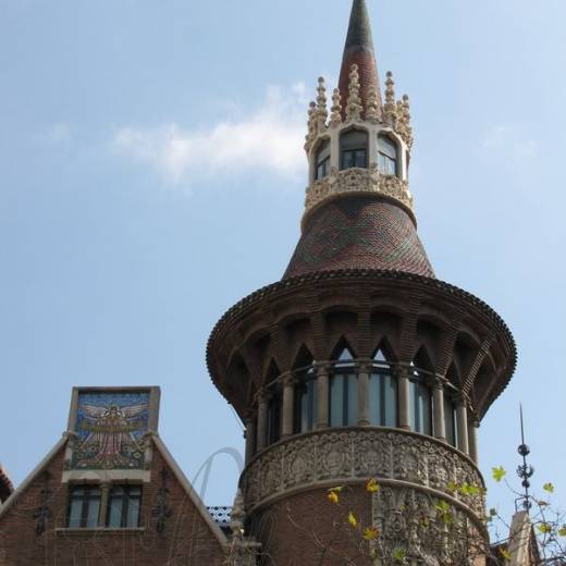 Дом со шпилями (Casa Terrades - Casa de les Punxes) в Барселоне.