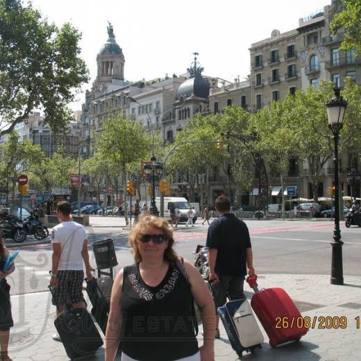 На бульваре Passeig de Gràcia в Барселоне.