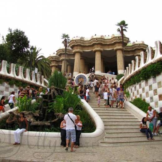 Лестница с Драконом (L'escalinata del drac) в парке Гуэль.