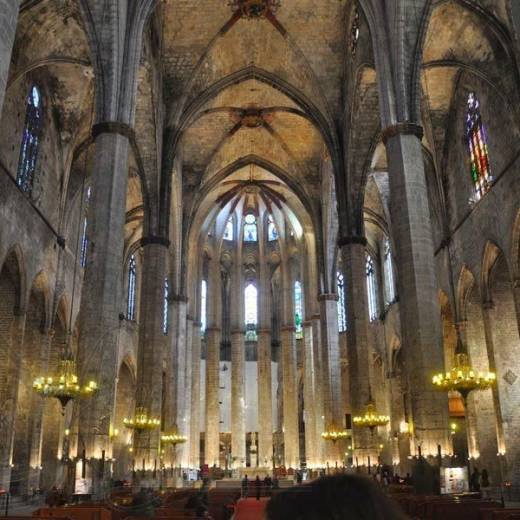 Базилика Санта Мария дель Пи (Basílica de Santa Maria del Pí) в Барселоне.