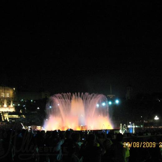 Волшебный (Поющий) фонтан на площади Испании в Барселоне.