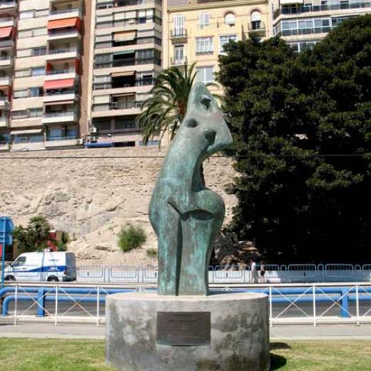 Собственно сам пляж Playa Postiguet, Аликанте.