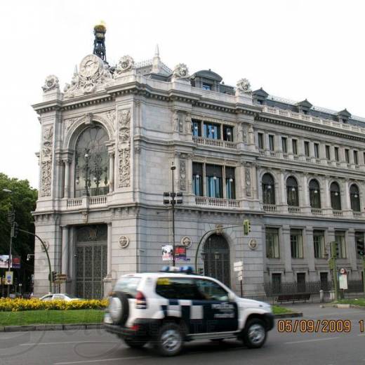 Банк Испании и другие здания на площади Сибелес