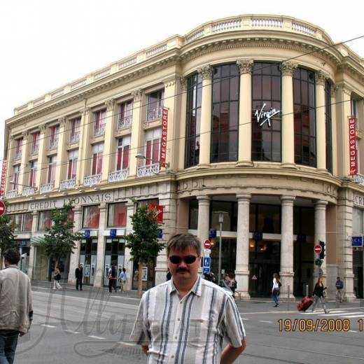 Авеню Жан Медсен (Avenue Jean Médecin).