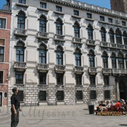 Площадь Сан-Джеремия и Палаццо Лабиа в Венеции.