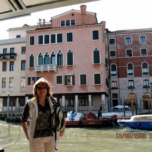 Теплоходы "вапоретто" - общественный транспорт Венеции.