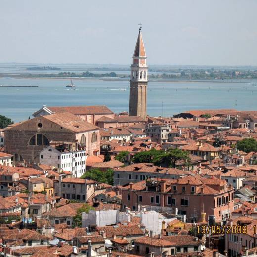 Вид на Церковь Сан-Франческо делла Винья (San Francesco della Vigna).