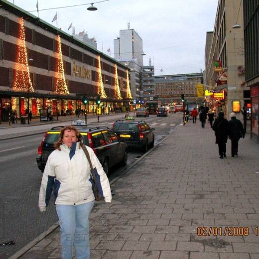 По улице Кларабейсготан в Стокгольме.