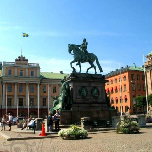 Король Густав II Адольф и его конная статуя.