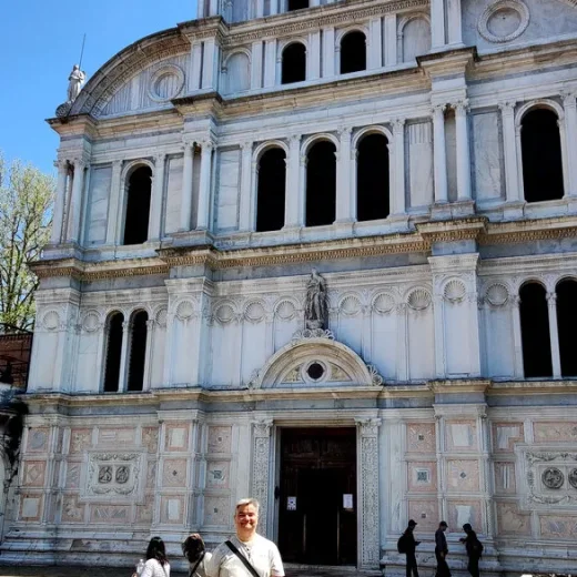 На пути к Церкви Сан-Закария