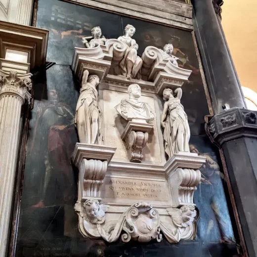 Фасад и портал церкви Сан-Закария