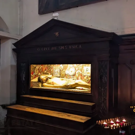 Контрфасад церкви Сан-Закария