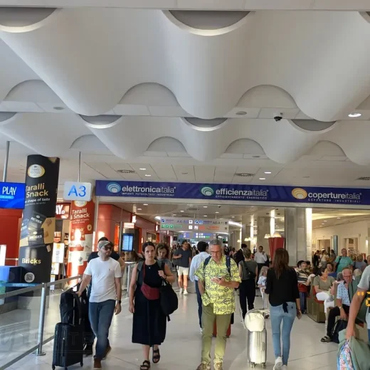 Общая информация про аэропорт Бари