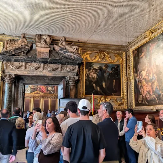 Зал Четырех Дверей Дворца Дожей Венеции