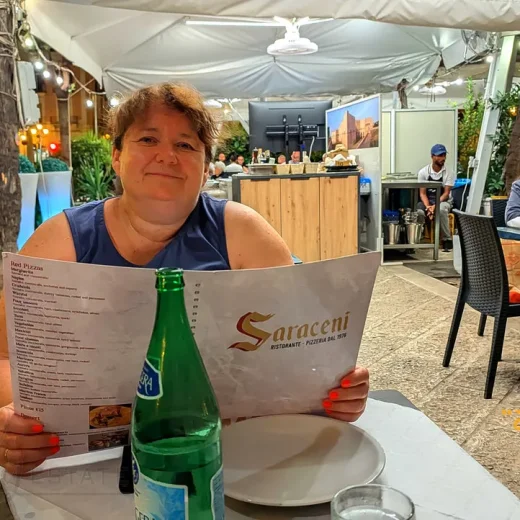 Пиццерия Ресторан Saraceni на площади Плебисцито