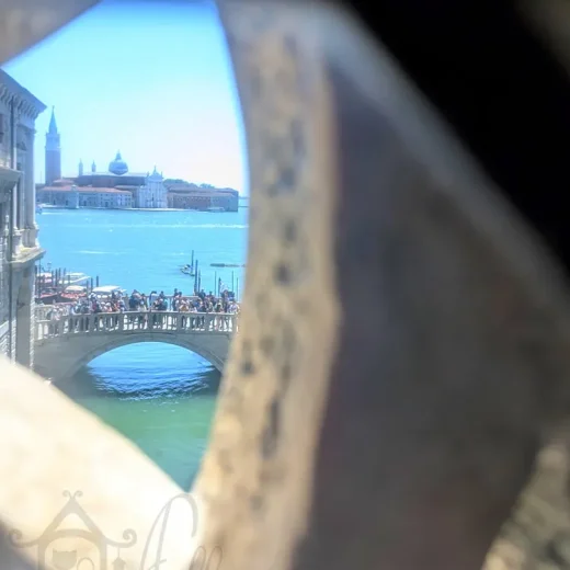 Мост Вздохов Дворца Дожей Венеции